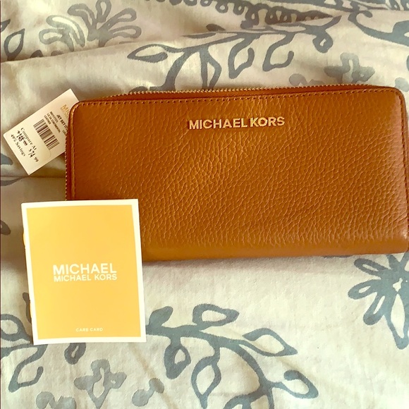 Michael Kors Handbags - NWT Brown Michael Kors Wallet